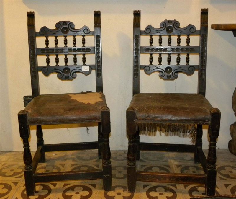 Due seggioline con sedile e schienale in cuoio, XIX secolo  - Auction An important Genoese Heritage - I - Cambi Casa d'Aste