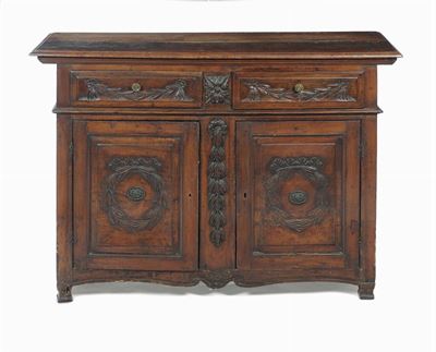 Credenza in Noce Scolpito, XVIII Secolo