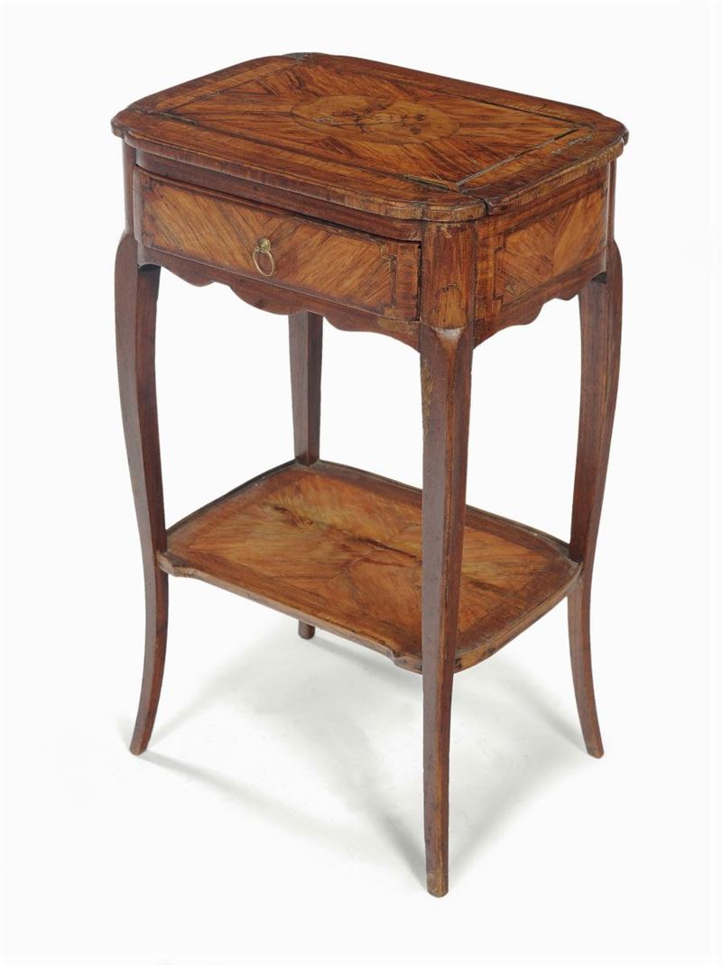 Tavolino leggio Luigi XV interamente lastronato, XVIII secolo  - Asta Eredità Emilio Bruzzone - I - Cambi Casa d'Aste