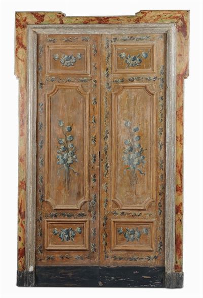Porta a Due Ante Laccata e Dipinta a Motivi Floreali Completa di Mostra a Finto Marmo, Napoli XVI...