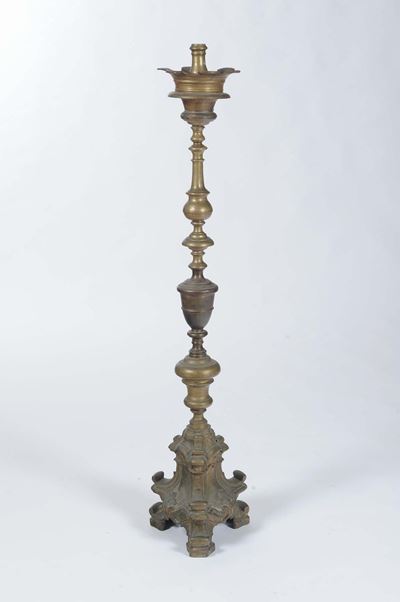 Grande Torciera in Bronzo Brunito, XVII Secolo