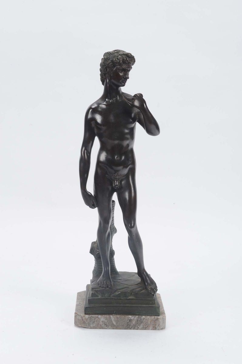 Scultura in bronzo raffigurante Davide, XIX secolo  - Asta Antiquariato e Dipinti Antichi - II - Cambi Casa d'Aste