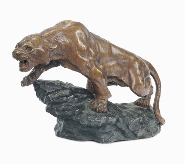 Scultura in bronzo raffigurante tigre, firmata Thomas Cartier