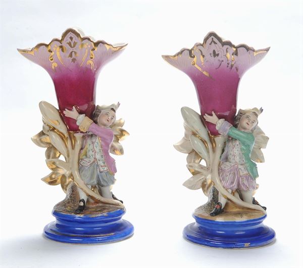 Coppia di vasi in porcellana vecchia Parigi, XIX secolo