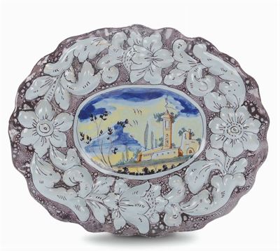 Piatto in Maiolica Angarano con Tesa a Rilievo, XVIII Secolo