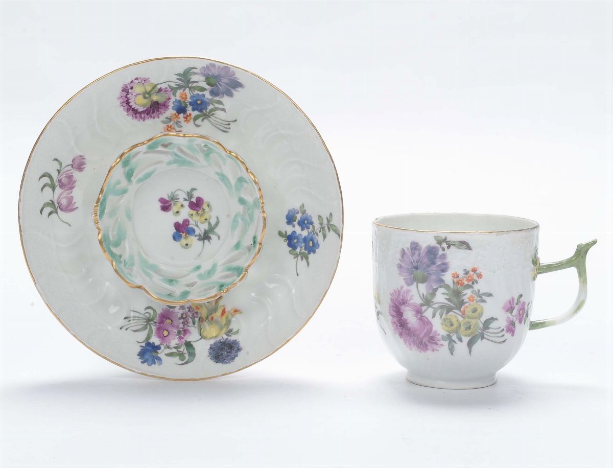 Tazzina e Piattino in Porcellana con Decoro Trembleuse, Meissen 1770