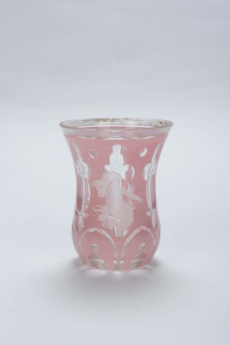 Bicchiere Boemia in vetro rosa a doppio strato, 1850 circa  - Asta Antiquariato e Dipinti Antichi - II - Cambi Casa d'Aste