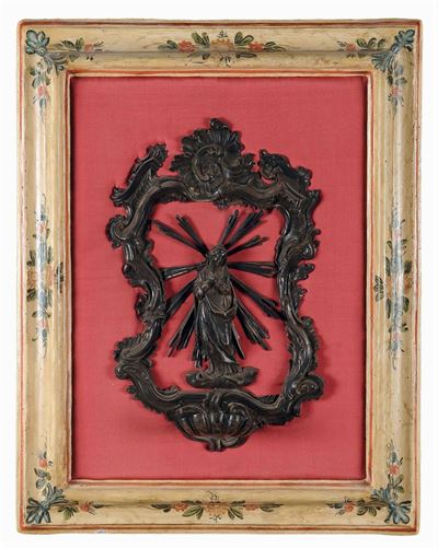 Acquasantiera in Argento con Madonna Entro Cornice Laccata a Fondo Giallo, XVIII Secolo
