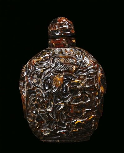Snuff Bottle a Rilievo in Ambra, Cina, XIX Secolo