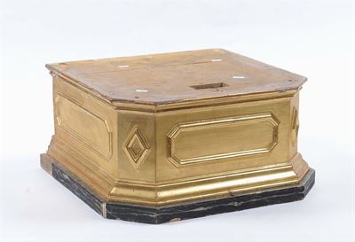 Base in Legno Dorato