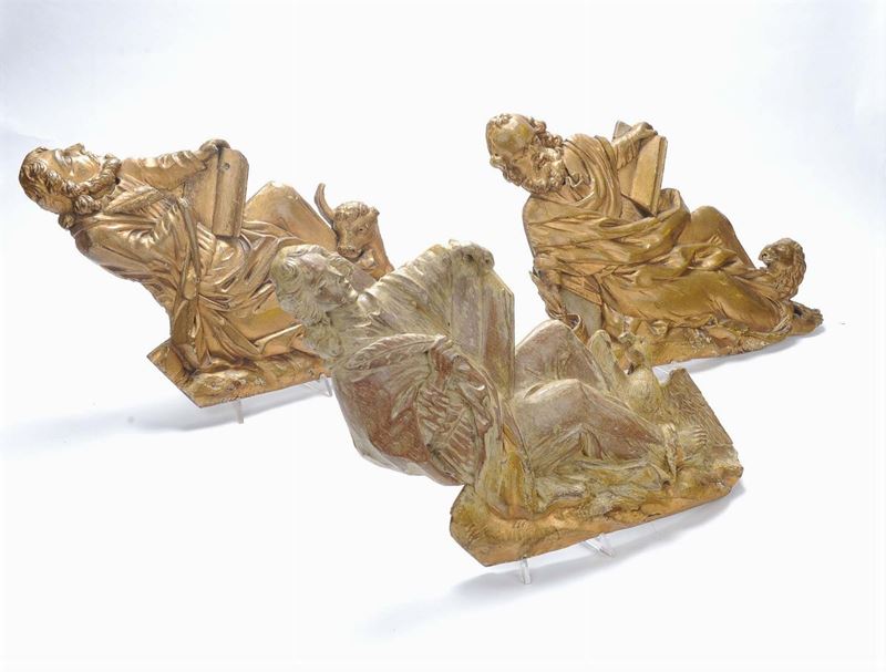 Tre sculture in legno dorato raffiguranti gli Evangelisti  - Auction Antique and Old Masters - II - Cambi Casa d'Aste