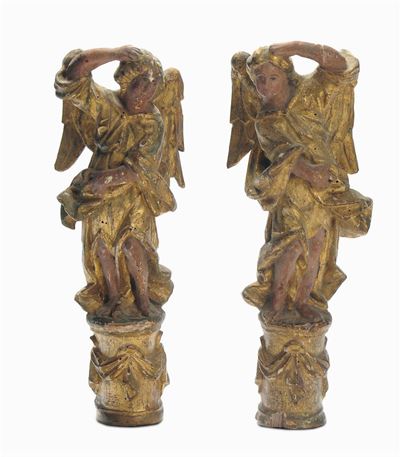 Coppia di Angioletti in Legno Intagliato, Laccato e Dorato, XVIII Secolo