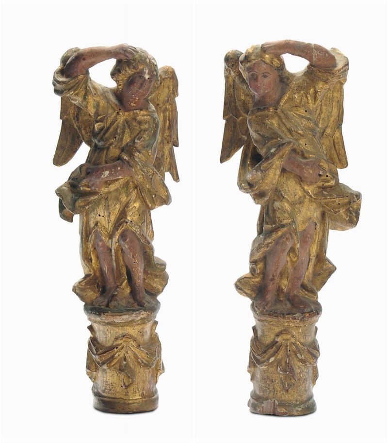 Coppia di angioletti in legno intagliato, laccato e dorato, XVIII secolo  - Auction Antique and Old Masters - II - Cambi Casa d'Aste