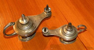 Due Piccole Lucerne Ad Olio in Argento