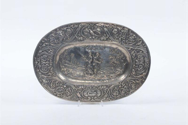 Piatto da parata in argento, probabilmente Germania XIX secolo  - Asta Antiquariato e Dipinti Antichi - II - Cambi Casa d'Aste