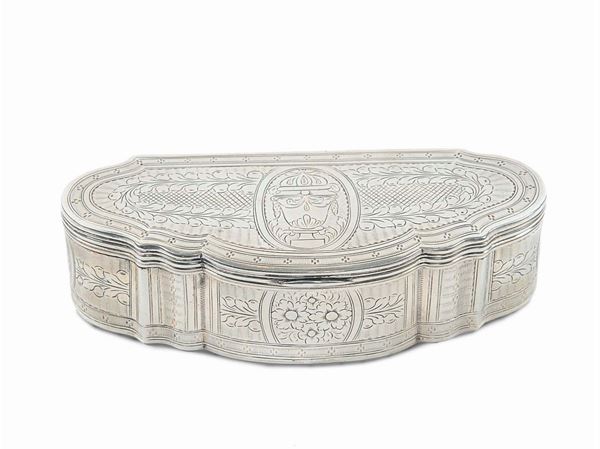 Scatola in argento,  probabilmente Olanda XVIII reca marchio argentiere “ F. W.”