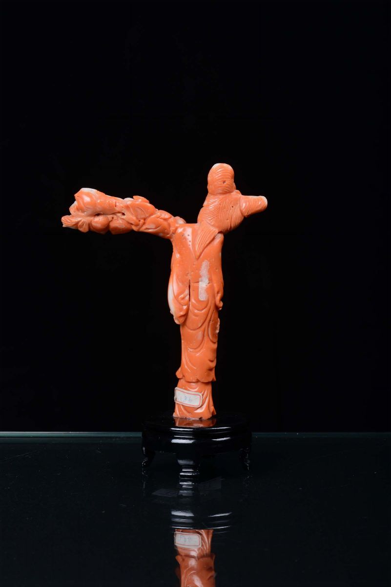 Piccola Scultura in Corallo Raffigurante Guanyin, Cina, XIX Secolo