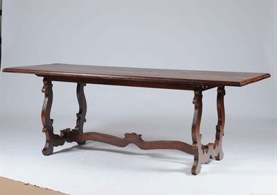 Tavolo a Fratina in Noce, XIX Secolo