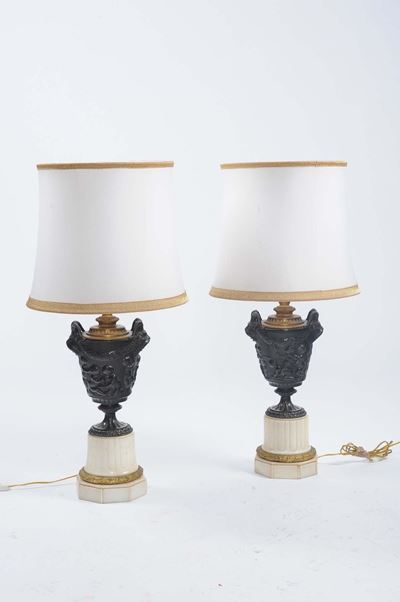 Coppia di Vasi in Bronzo e Marmo Trasformati in Lampada
