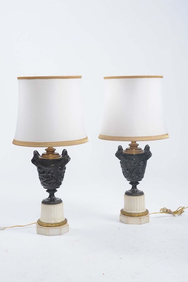Coppia di vasi in bronzo e marmo trasformati in lampada