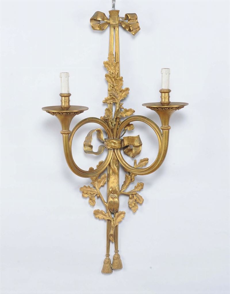 Raro insieme di quattro appliques in bronzo dorato a due luci, XIX secolo  - Asta Antiquariato e Dipinti Antichi - II - Cambi Casa d'Aste