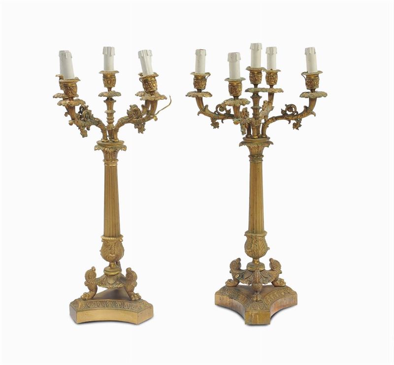 Coppia candelieri a cinque luci in bronzo dorato, Francia XIX secolo  - Asta Antiquariato e Dipinti Antichi - II - Cambi Casa d'Aste