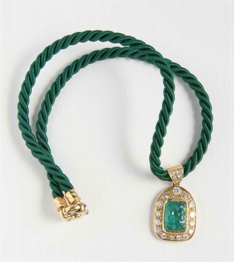 An emerald engraved and diamond pendant necklace  - Auction Silver, Ancient and Contemporary Jewels - Cambi Casa d'Aste