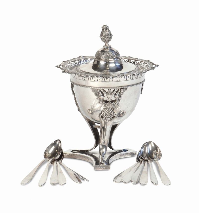Zuccheriera in metallo e argento e dodici cucchiaini in argento  - Auction Silver, Ancient and Contemporary Jewels - Cambi Casa d'Aste