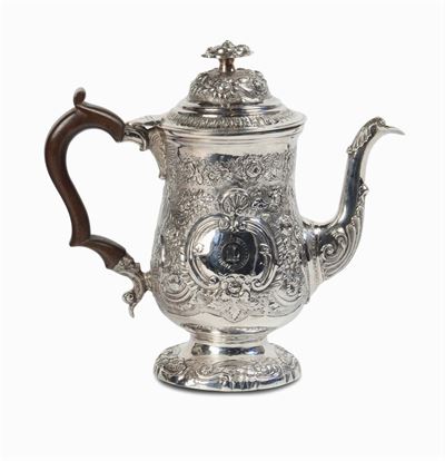 Caffettiera in Argento Sbalzato e Cesellato, XX Secolo