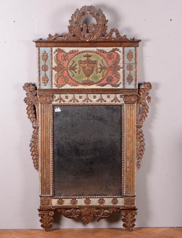 Specchiera Luigi XVI in legno intagliato e laccato, XVIII secolo
