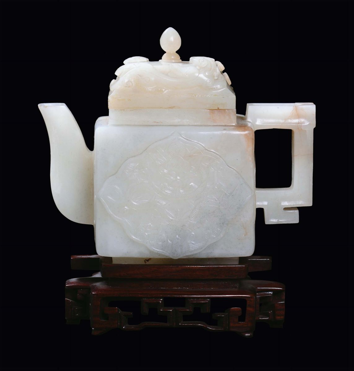 Teiera con Coperchio in Giada Bianca e Russet, Cina, Dinastia Qing, Periodo Qianlong (1736-1795)