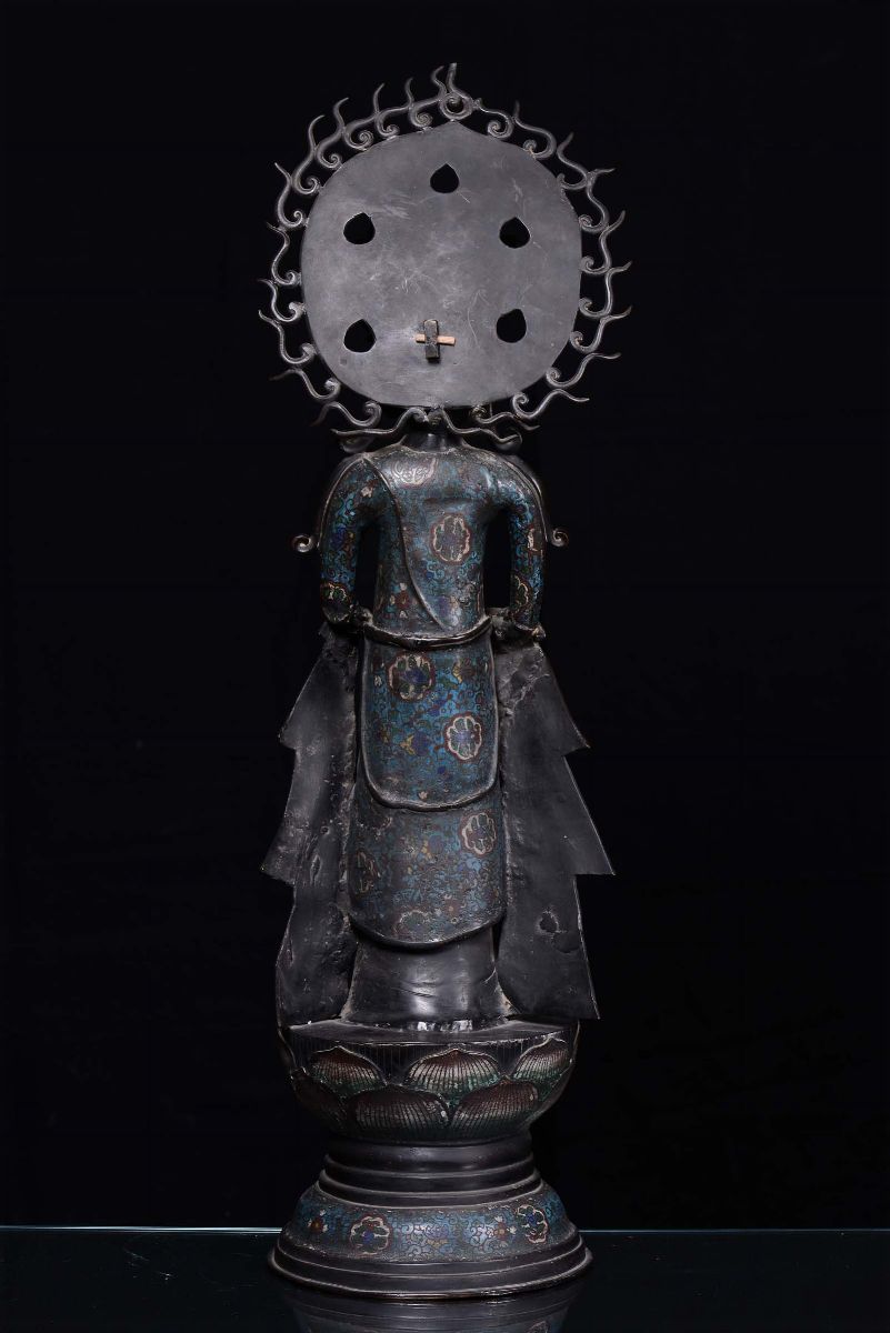 Scultura in Bronzo Brunito e Smalti Cloisonnè Raffigurante Bodhisattva, Giappone XIX Secolo