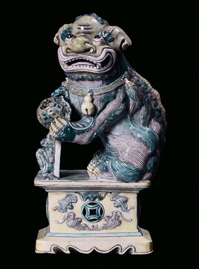 Cane di Pho in Porcellana Policroma, Cina, Dinastia Qing, XIX Secolo