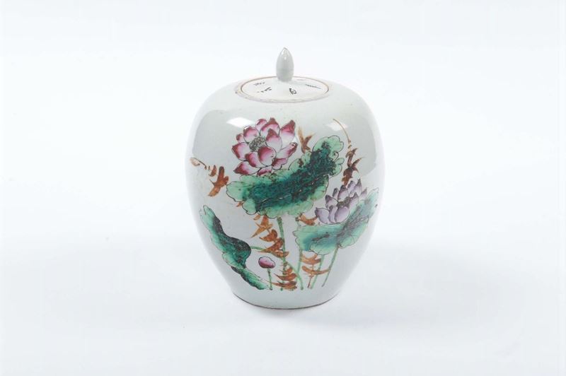 Potiche in porcellana decorata con ideogrammi, Cina  - Asta Antiquariato e Dipinti Antichi - II - Cambi Casa d'Aste