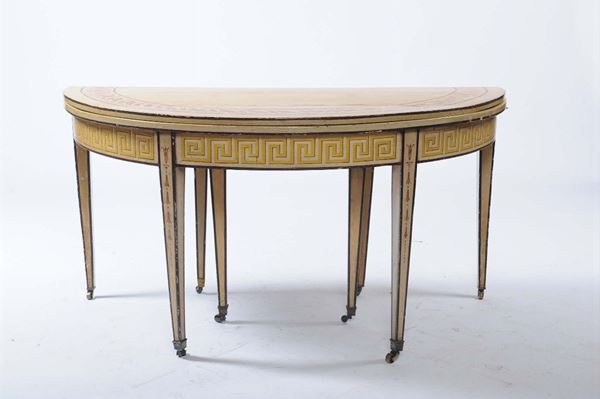 Tavolo ovale allungabile in legno  laccato