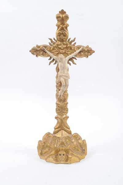Cristo in Alabastro su Croce Lignea Dorata, Sicilia XVII Secolo