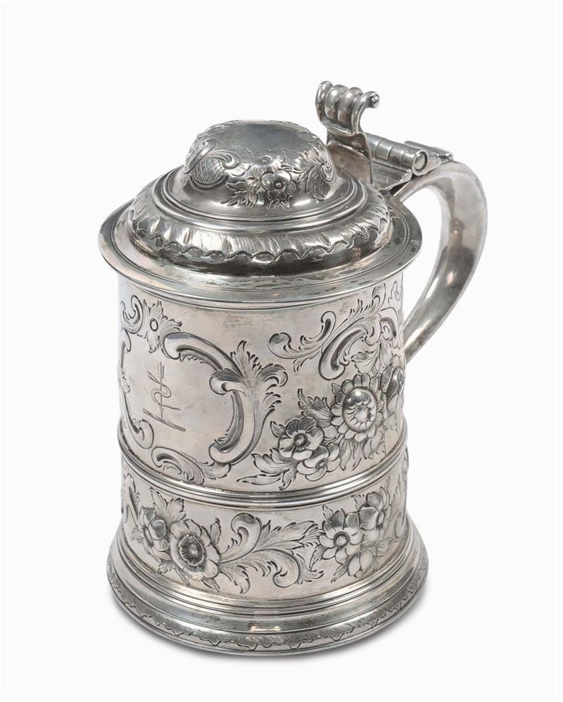 Tankard in argento inciso e sbalzato, Londra, Regina Vittoria 1857  - Auction Silver, Ancient and Contemporary Jewels - Cambi Casa d'Aste