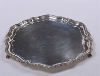 Salver in Argento con Bordo Sagomato, Inghilterra 1917