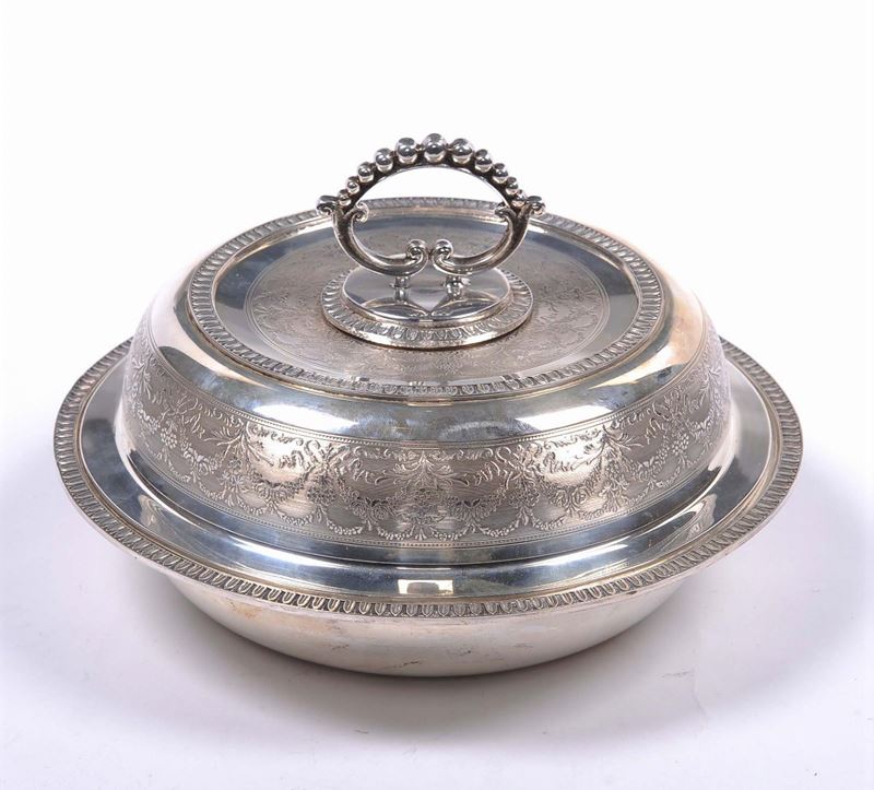 Legumiera in argento fuso e cesellato a nastri e tralci fioriti  - Auction Silver, Ancient and Contemporary Jewels - Cambi Casa d'Aste