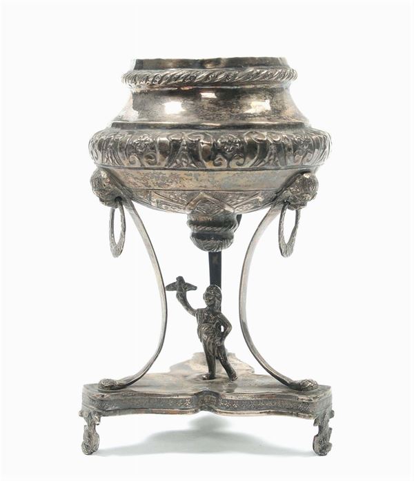 Vasetto porta incenso tripode in argento sbalzato, Napoli XIX secolo