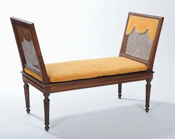 Panchetta Luigi XVI in noce, XVIII secolo