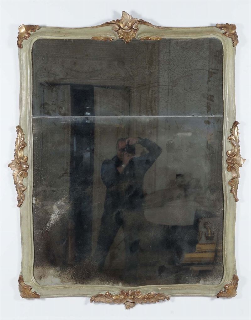 Specchiera in legno laccato e dorato, XVIII secolo  - Auction Antique and Old Masters - II - Cambi Casa d'Aste