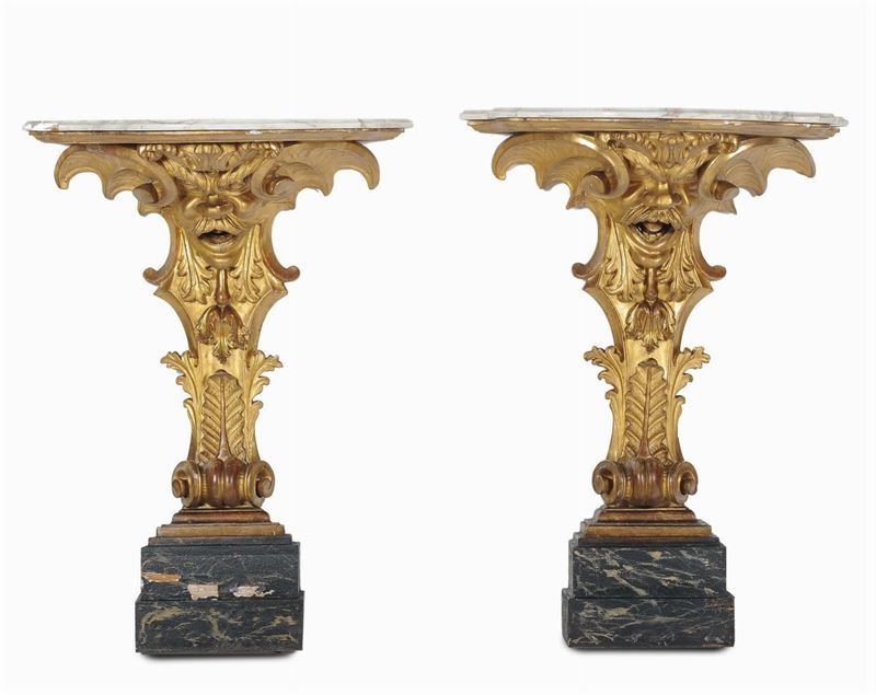 Coppia di consoline in legno dorato ed intagliato, XIX secolo  - Asta Arredi e Oggetti d'Arte da Importanti Collezioni Private - Cambi Casa d'Aste