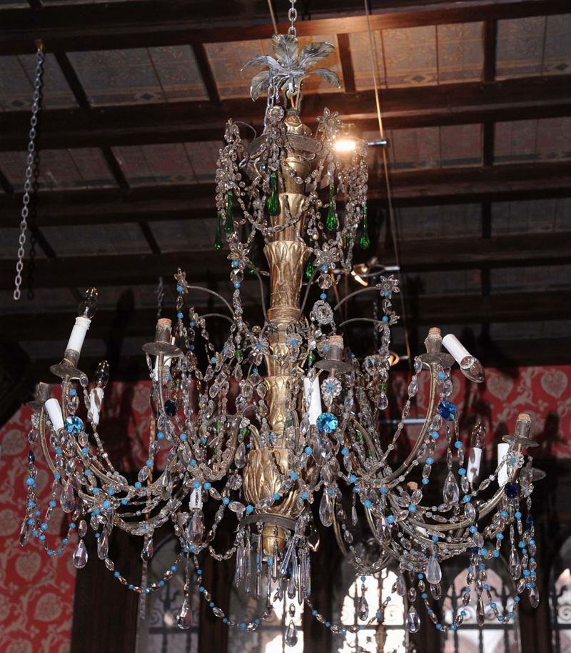 Lampadario Luigi XVI a 12 luci in legno intagliato e cristalli, Genova XVIII secolo  - Auction Antique and Old Masters - II - Cambi Casa d'Aste