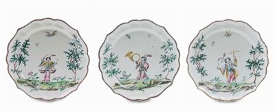 Insieme di Tre Piatti in Maiolica con Figure Orientali e Cacciatore, Felice Clerici, Milano XVIII...