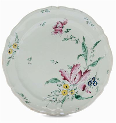 Piatto in Maiolica con Decoro alla Rosa, Lodi XVIII Secolo