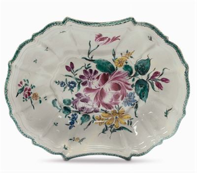Bacile da Barbiere in Maiolica con Decoro alla Rosa, Jacques Boselly, Savona XVIII Secolo