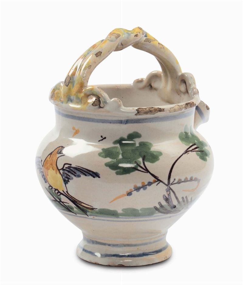 Boccale con manico a canestro in maiolica con decorazione a “uccelli e prezzemolo”, Savona XVIII secolo  - Asta Maioliche Italiane dal XVI al XVIII Secolo - Cambi Casa d'Aste