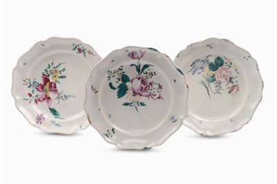 Tre Piatti in Maiolica con Decoro alla Rosa, Jacques Boselly, Savona XVIII Secolo