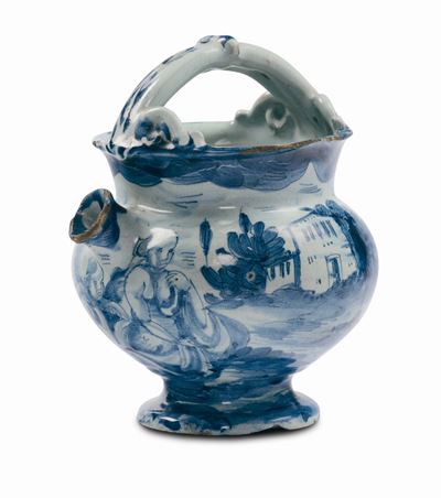 Boccale in Maiolica con Manico a Canestro e Decorazione “a Scenografia Barocca”, Savona XVII Seco...
